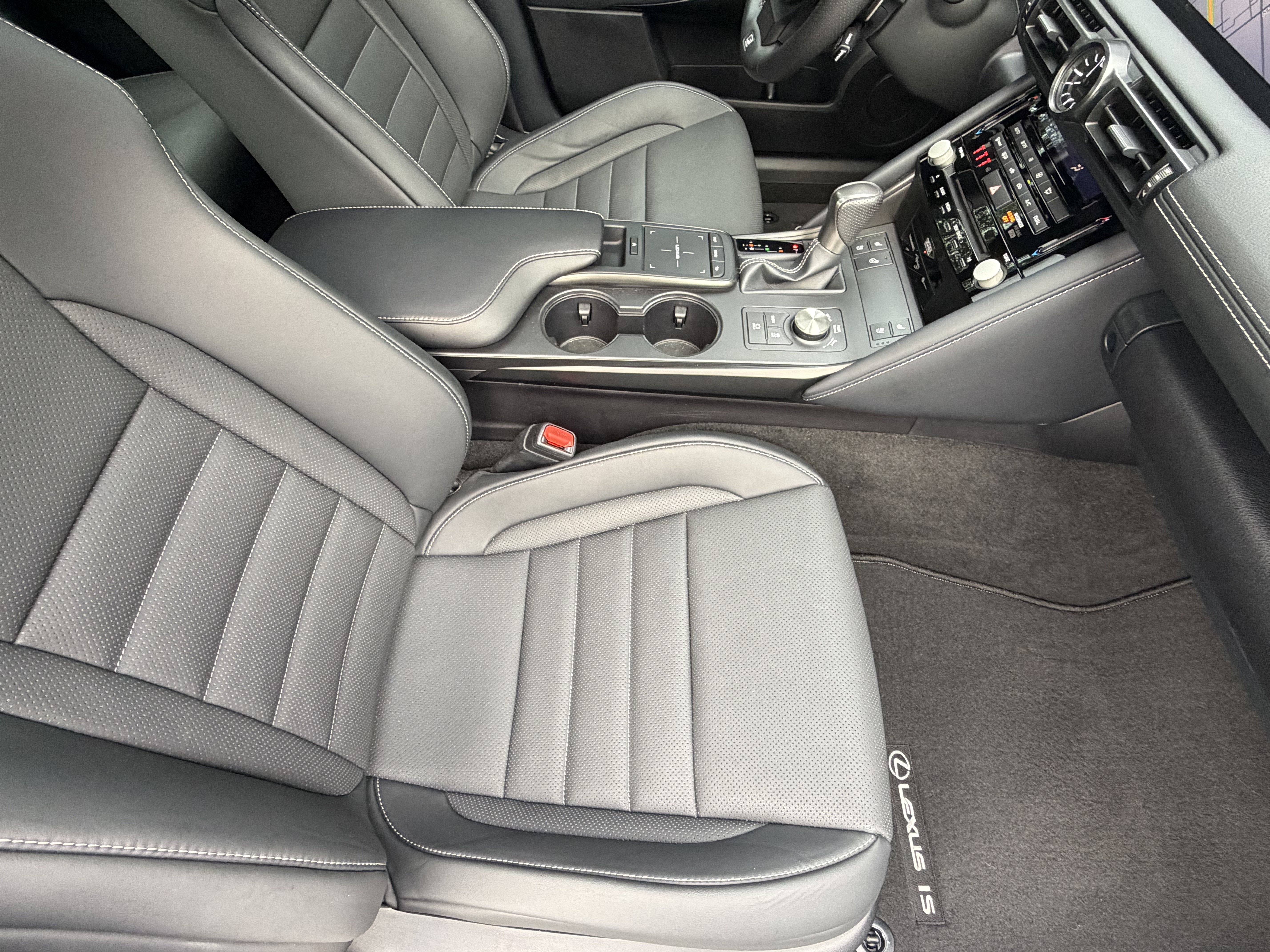 Used 2023 Lexus IS 350 F Sport RWD image 44