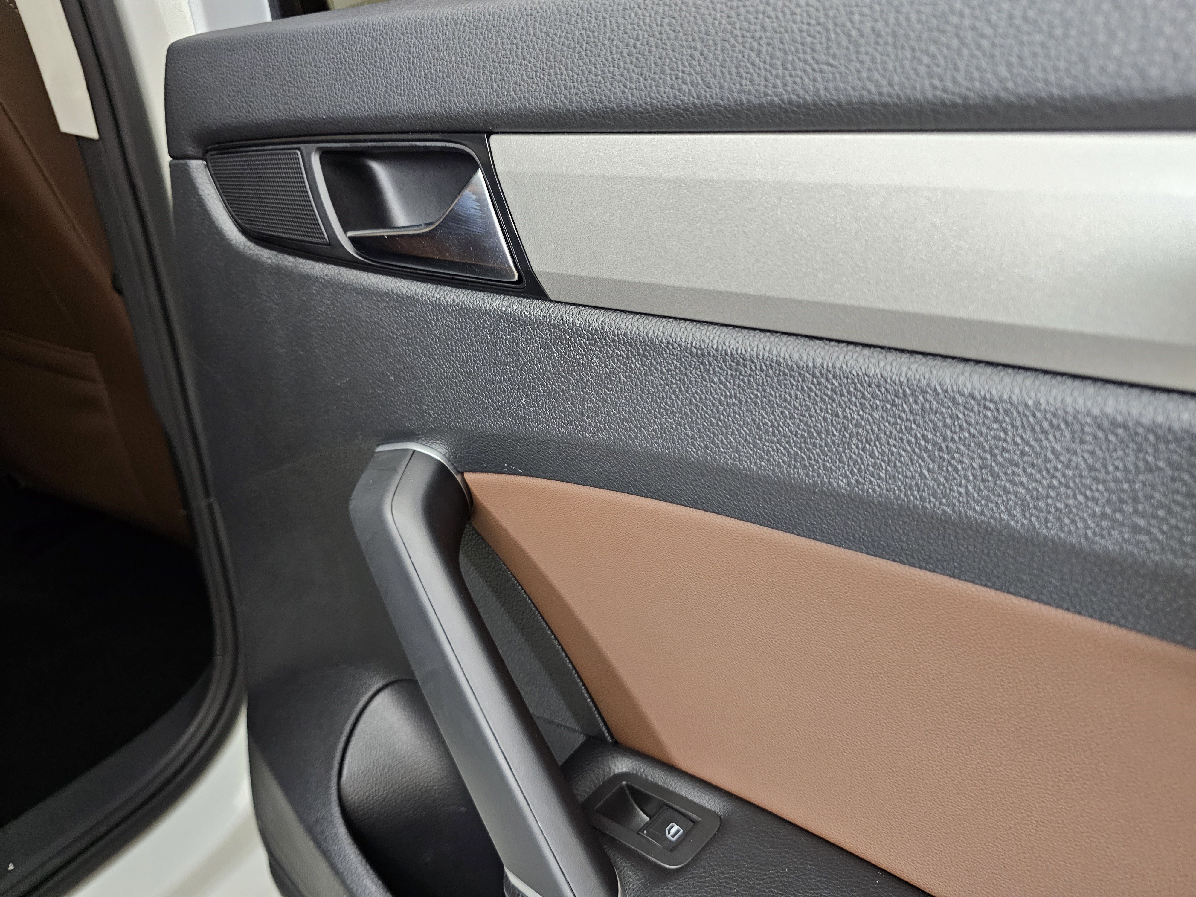 Used 2021 Volkswagen Passat 2.0T SE image 32