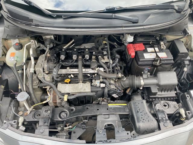 Used 2021 Nissan Versa SV FWD image 8