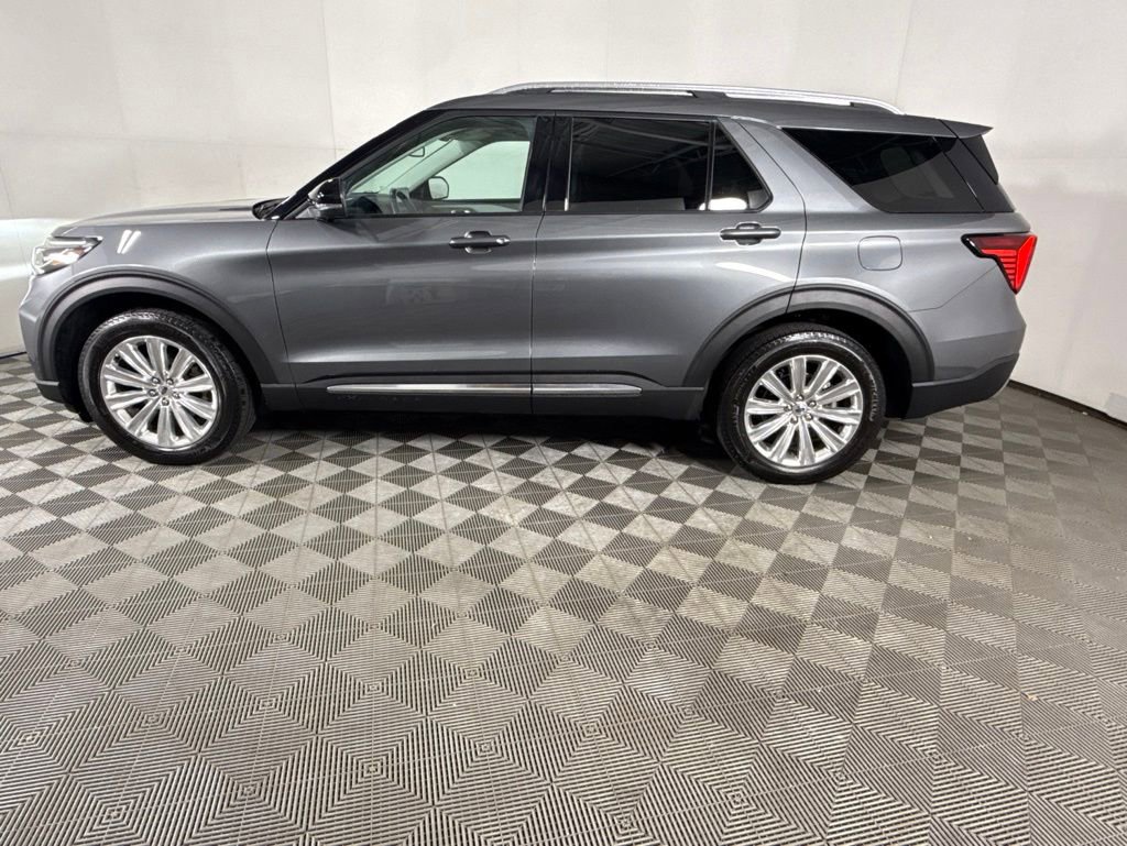 Used 2025 Ford Explorer Platinum w/ LUX Leather Package AWD/4WD image 17