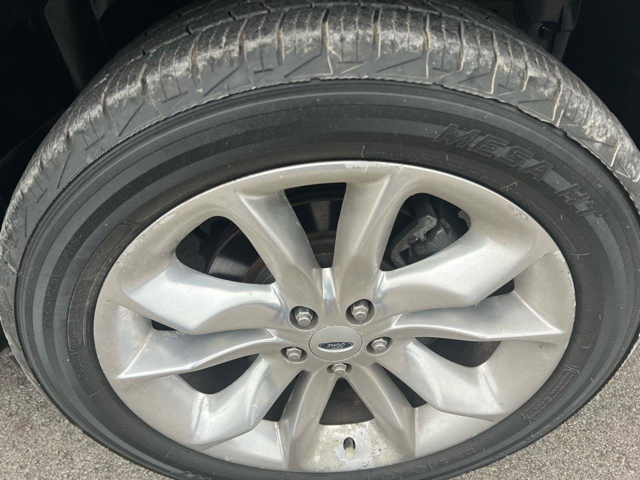 Used 2014 Ford Explorer XLT w/ Equipment Group 202A FWD image 4