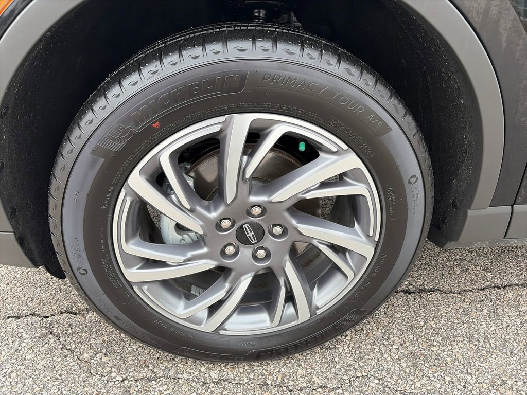 Used 2023 Lincoln Corsair Standard image 10