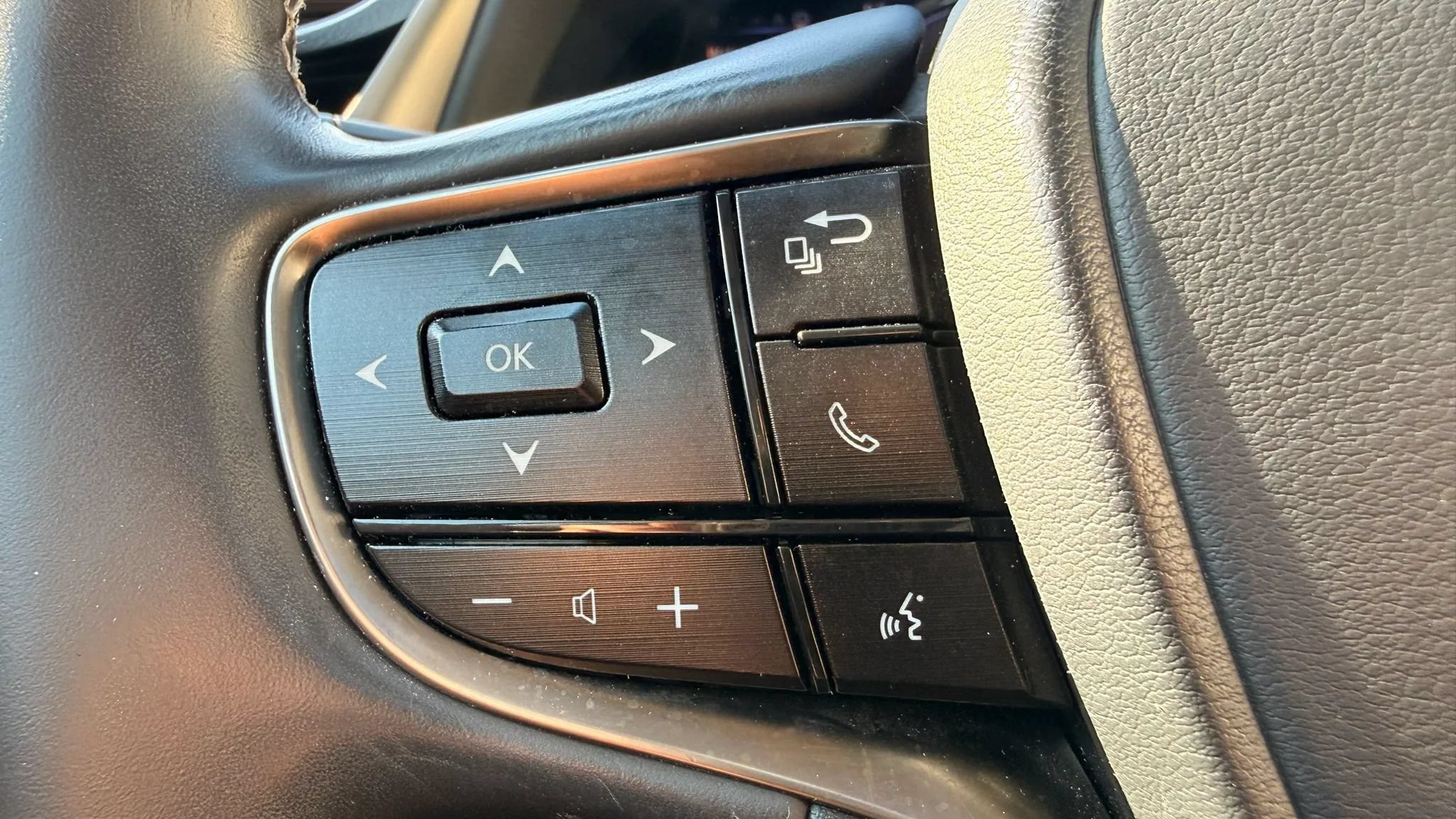 Used 2021 Lexus ES 300h w/ Premium Package FWD image 19