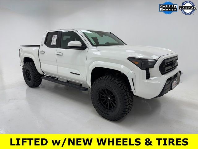Used 2024 Toyota Tacoma SR5 AWD/4WD image 1