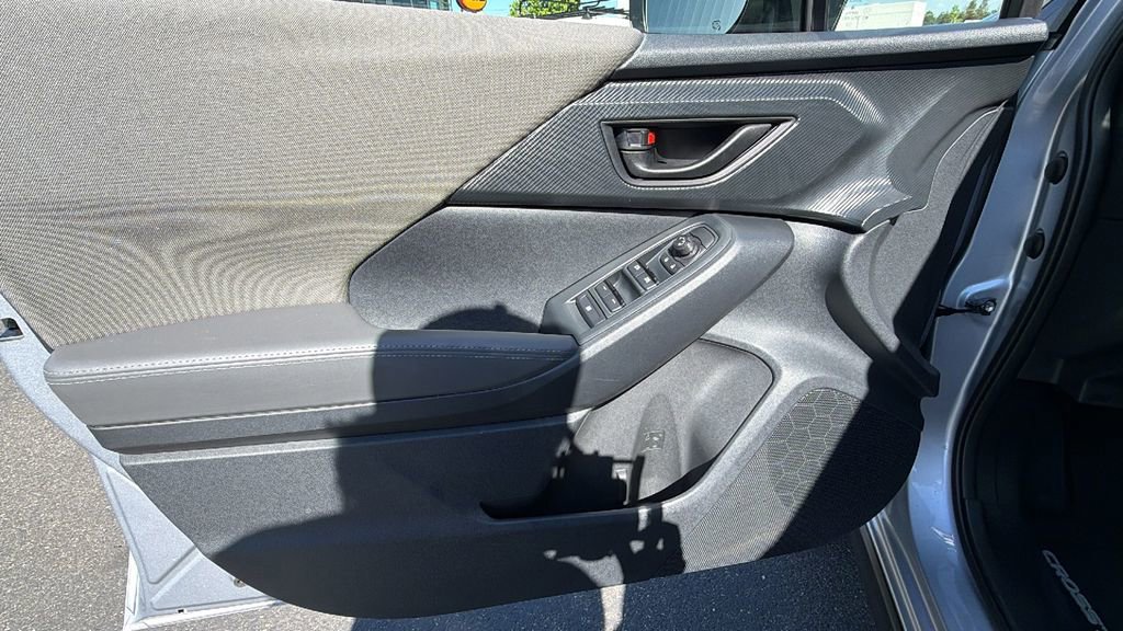 Used 2025 Subaru Crosstrek 2.0i Premium image 19