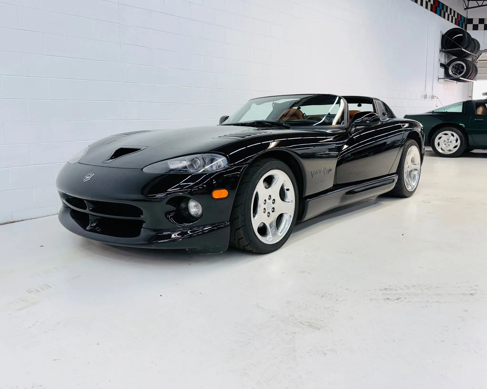 Used 2000 Dodge Viper RT/10 image 4
