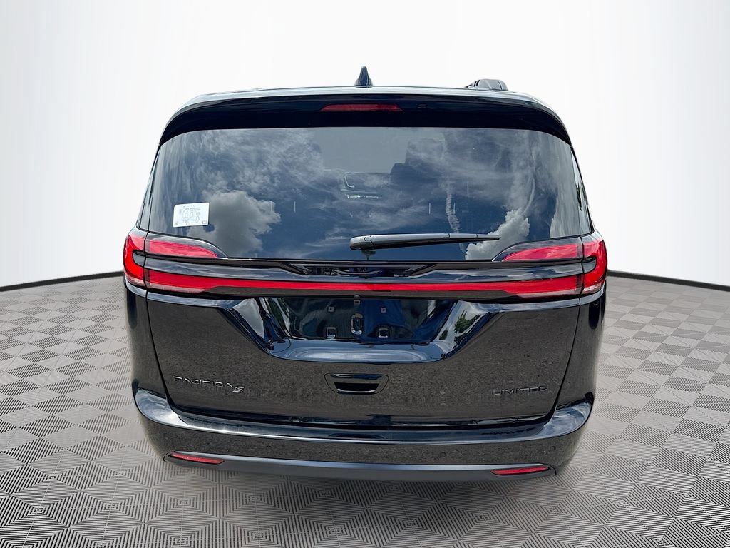 New 2027 Chrysler Pacifica Limited FWD image 6