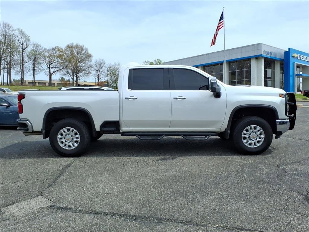 Used 2024 Chevrolet Silverado 2500 LTZ w/ LTZ Convenience Package image 2
