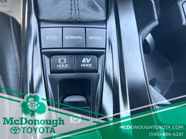 Used 2025 Toyota Camry SE FWD image 14