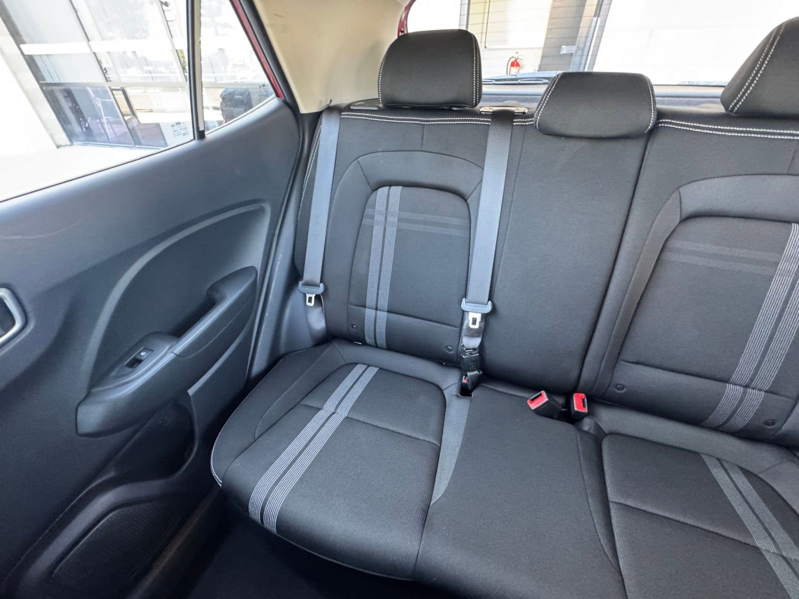 Used 2025 Hyundai Venue SEL image 40