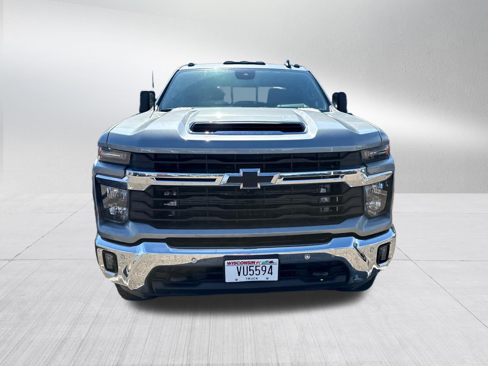 Used 2025 Chevrolet Silverado 3500 LT w/ Safety Package AWD/4WD video 2
