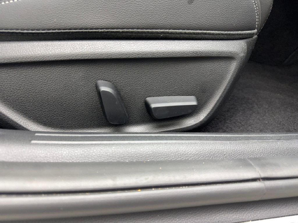 Used 2026 Genesis G70 2.5T RWD image 45