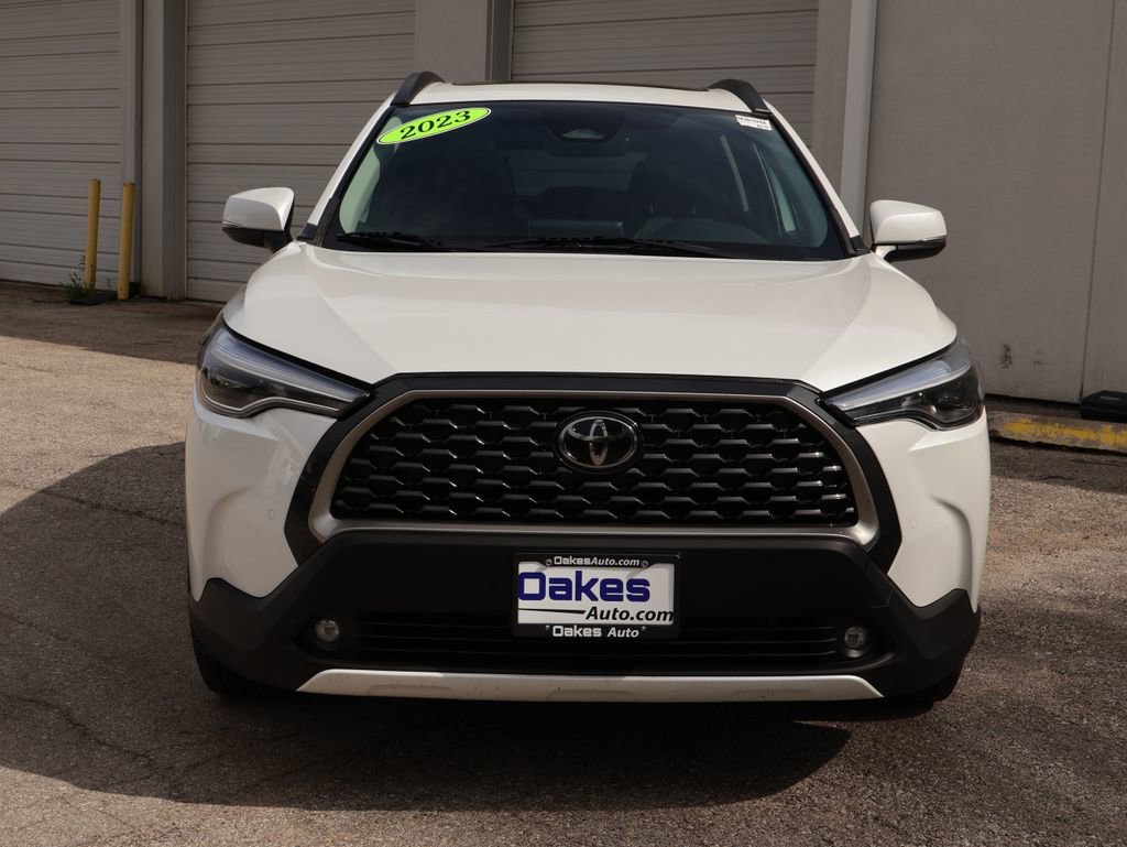 Used 2023 Toyota Corolla Cross XLE w/ Convenience Package AWD/4WD image 3