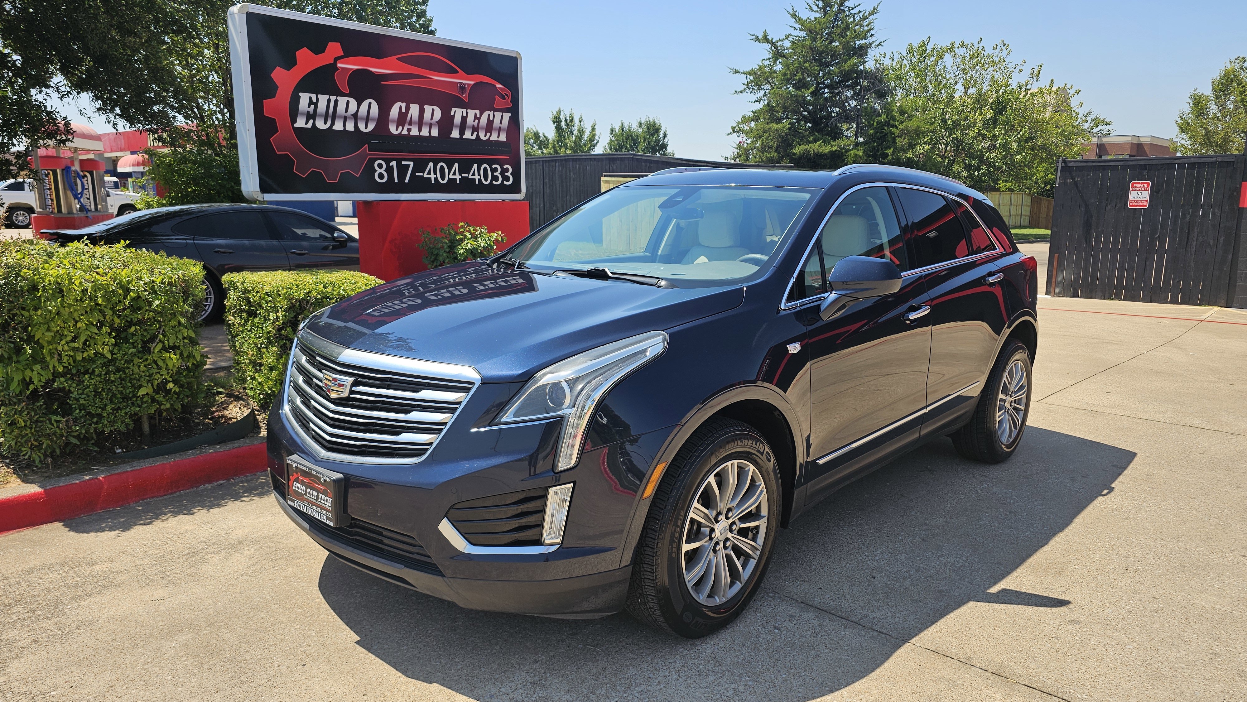 Used 2017 Cadillac XT5 Luxury w/ Driver Awareness Package FWD image 1