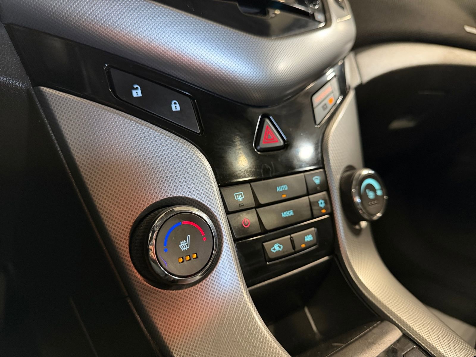 Used 2013 Chevrolet Cruze LTZ w/ Enhanced Safety Package FWD image 34