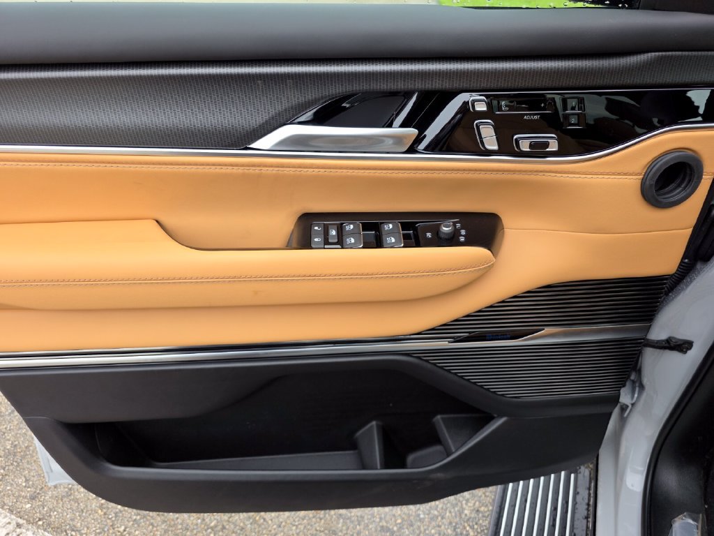 New 2027 Jeep Grand Wagoneer Summit AWD/4WD image 31