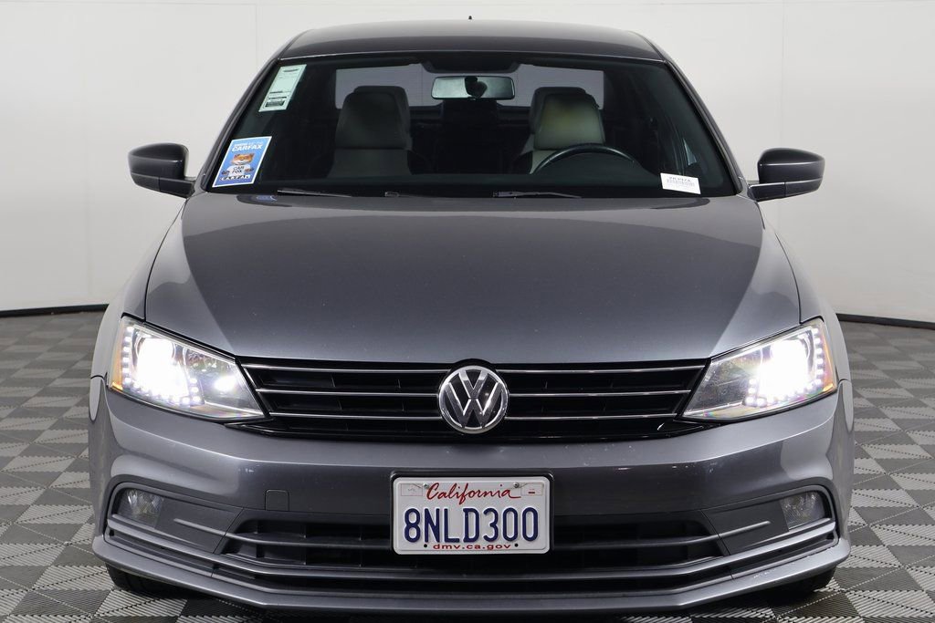 Used 2016 Volkswagen Jetta Sport w/ Lighting Package FWD image 2
