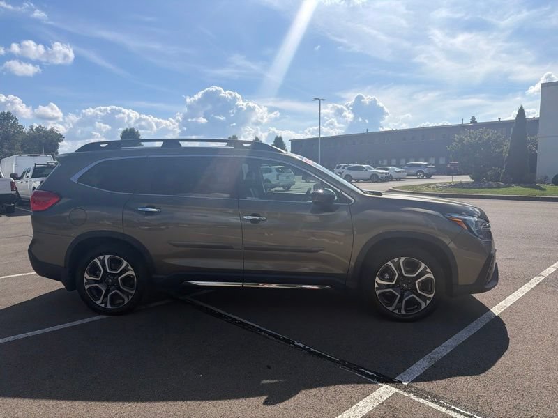 Used 2024 Subaru Ascent Touring AWD/4WD image 2