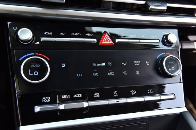 Used 2025 Hyundai Santa Fe SEL AWD/4WD image 14
