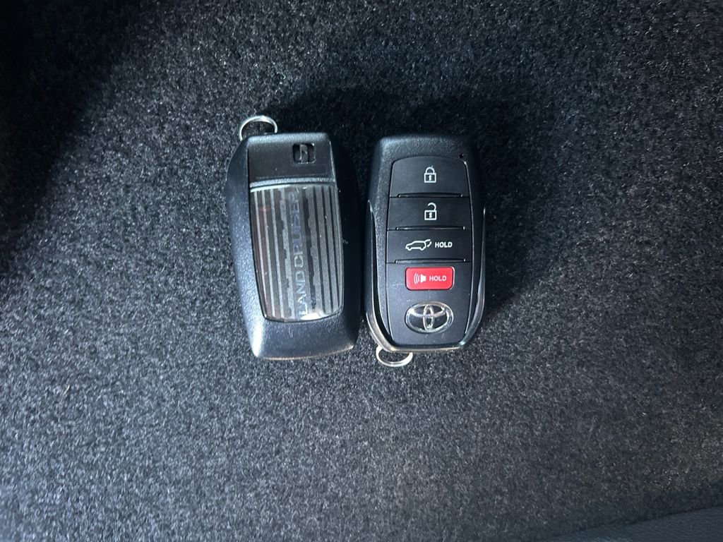 Used 2025 Toyota Land Cruiser PREMIUM w/ Premium Package image 33