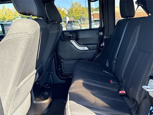 Used 2016 Jeep Wrangler Unlimited Sahara w/ Connectivity Group image 21