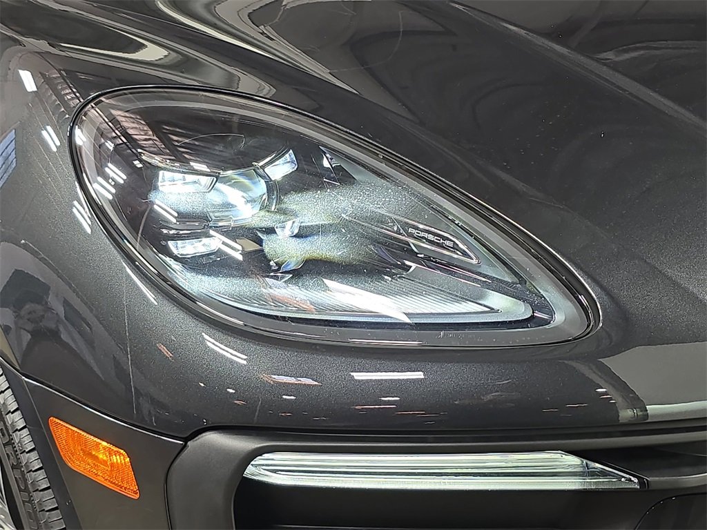 Used 2025 Porsche Macan image 12