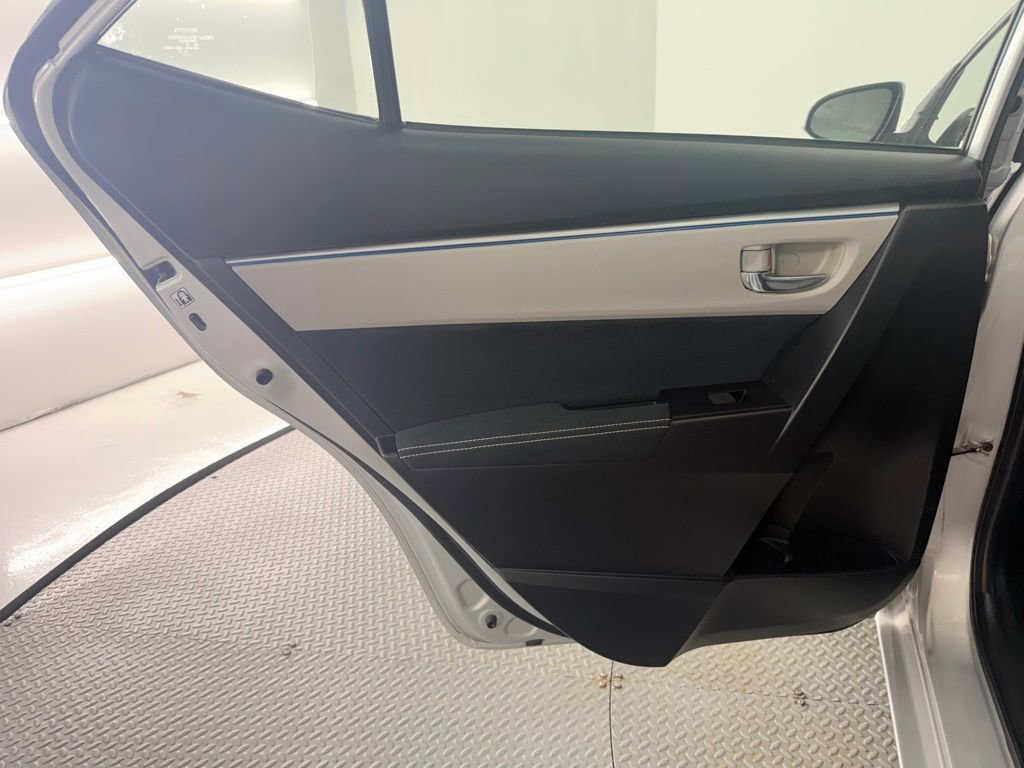 Used 2016 Toyota Corolla LE FWD image 31