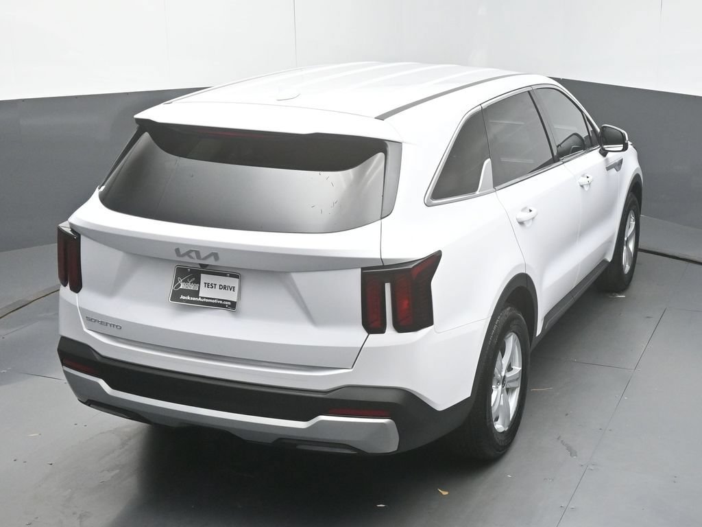 Used 2026 Kia Sorento LX FWD image 45