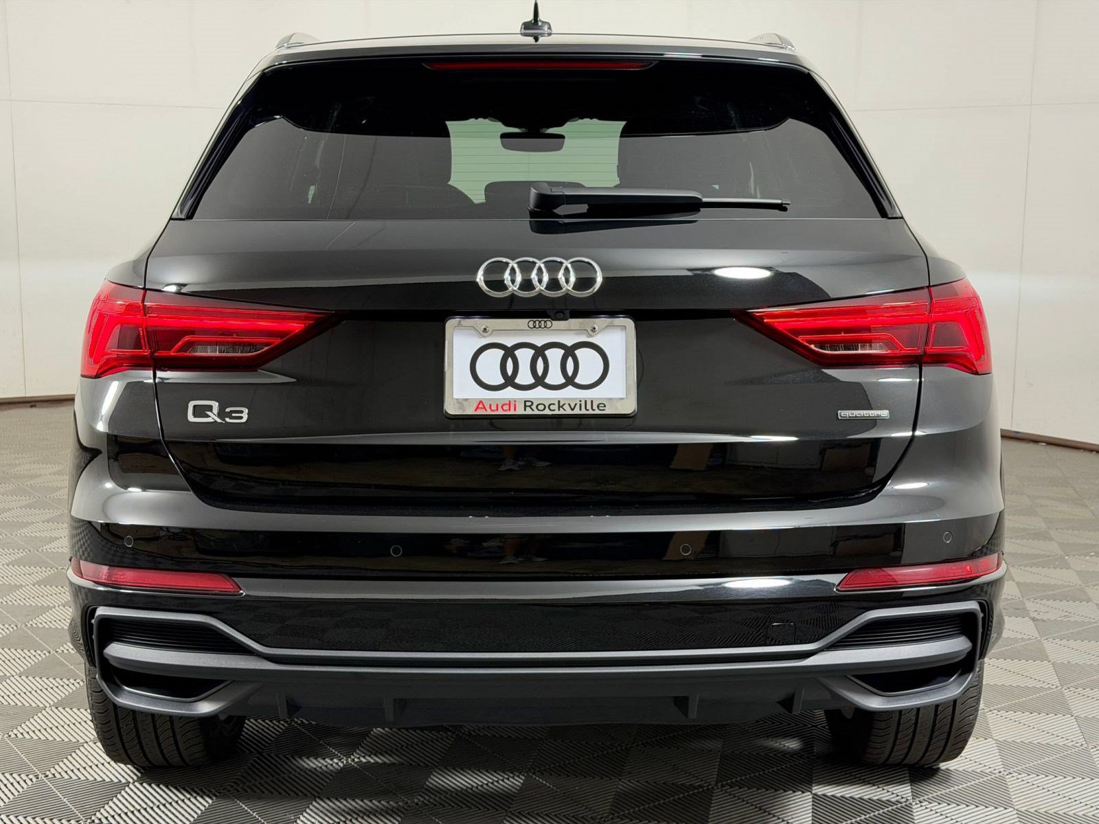 Used 2023 Audi Q3 2.0T Premium Plus w/ Premium Plus Package AWD/4WD image 10