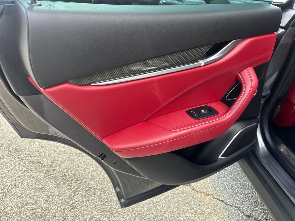 Used 2018 Maserati Levante GranSport image 21