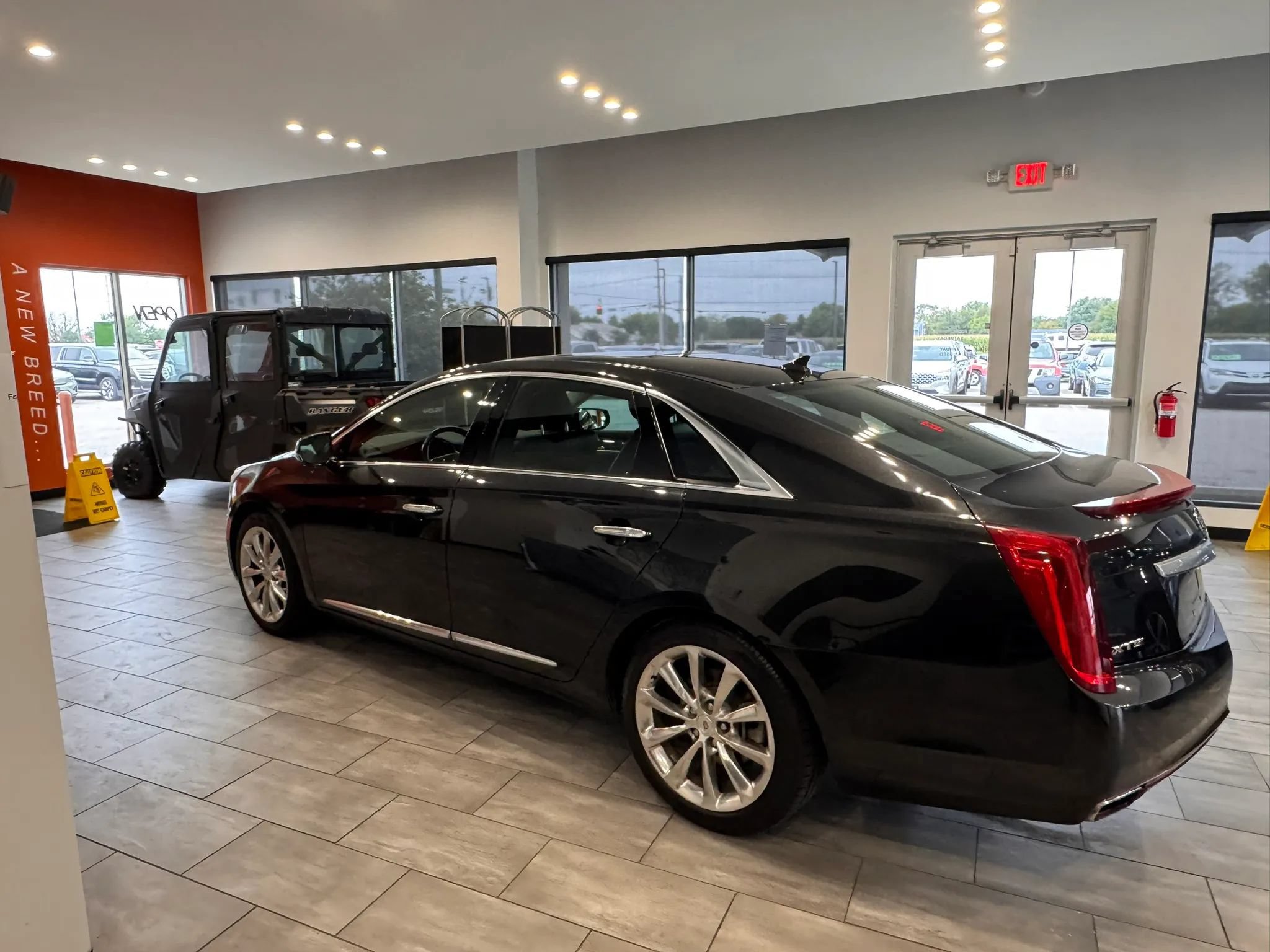 Used 2014 Cadillac XTS Luxury w/ Driver Awareness Package FWD image 8