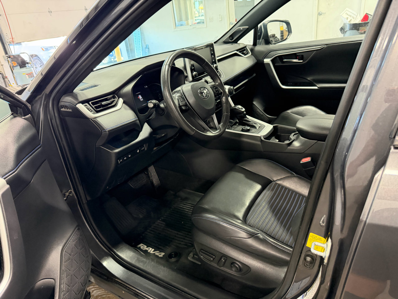 Used 2020 Toyota RAV4 XSE image 21