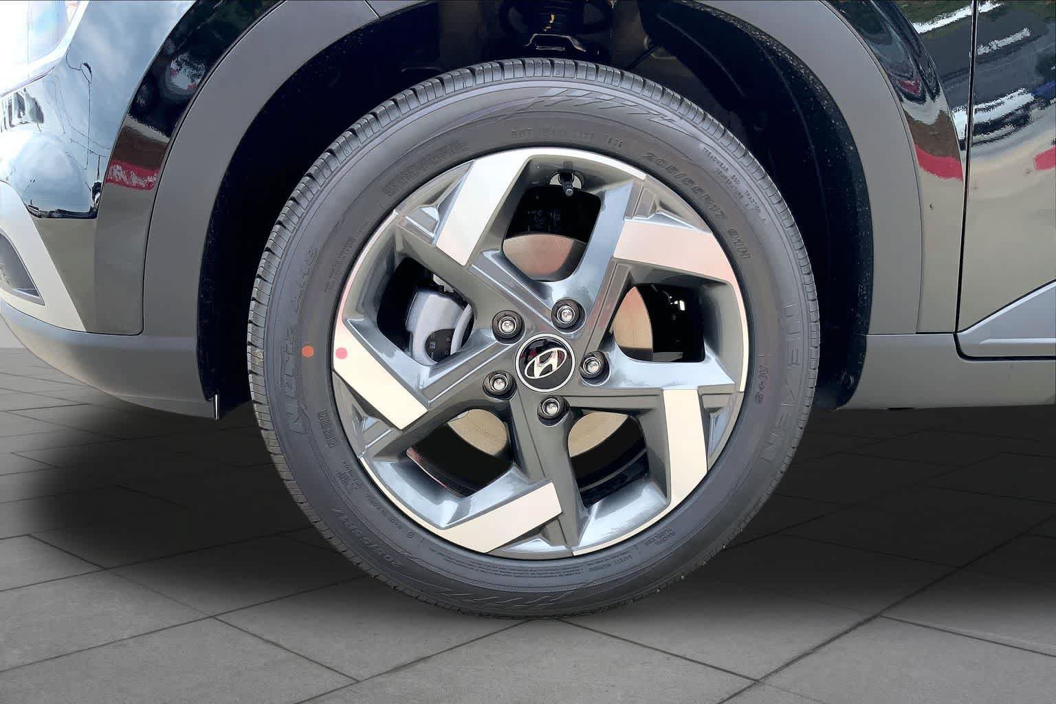 New 2026 Hyundai Venue SEL FWD image 11