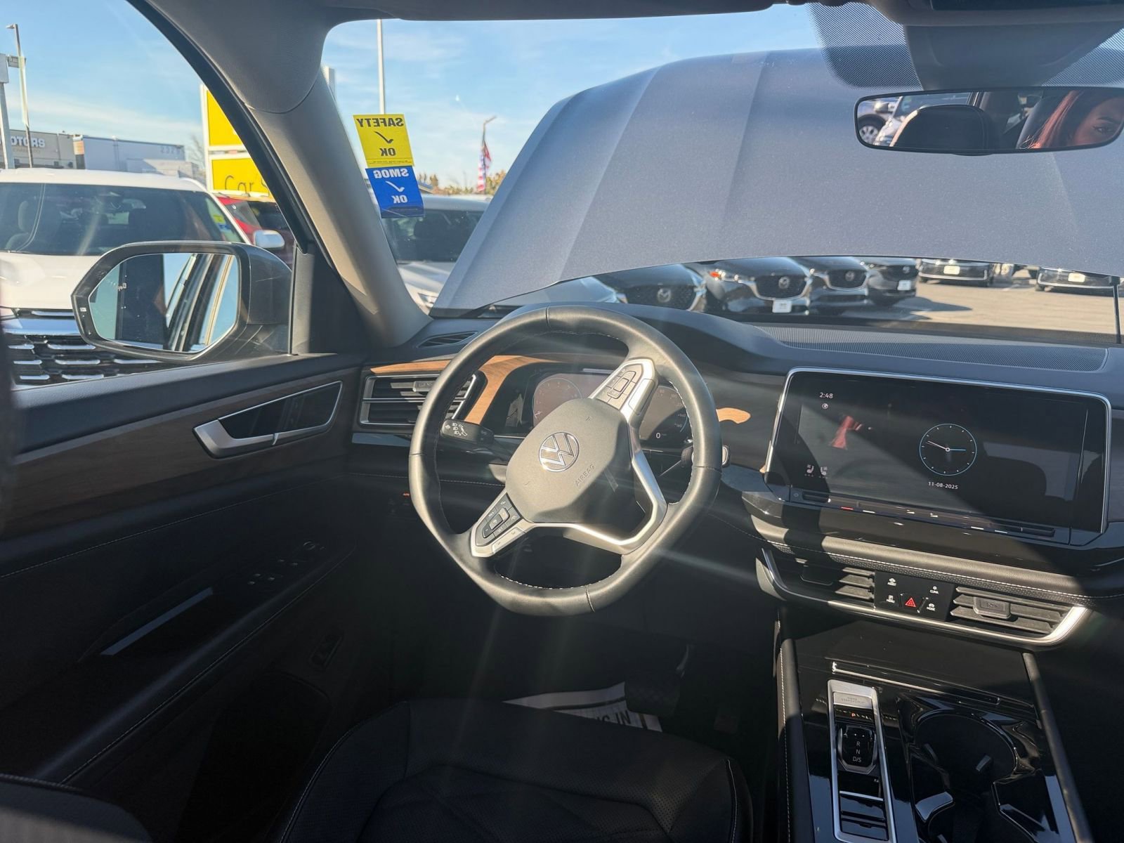 Used 2025 Volkswagen Atlas SE image 34