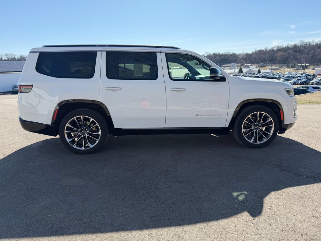 Used 2023 Jeep Wagoneer Series III w/ Premium Group I AWD/4WD image 4