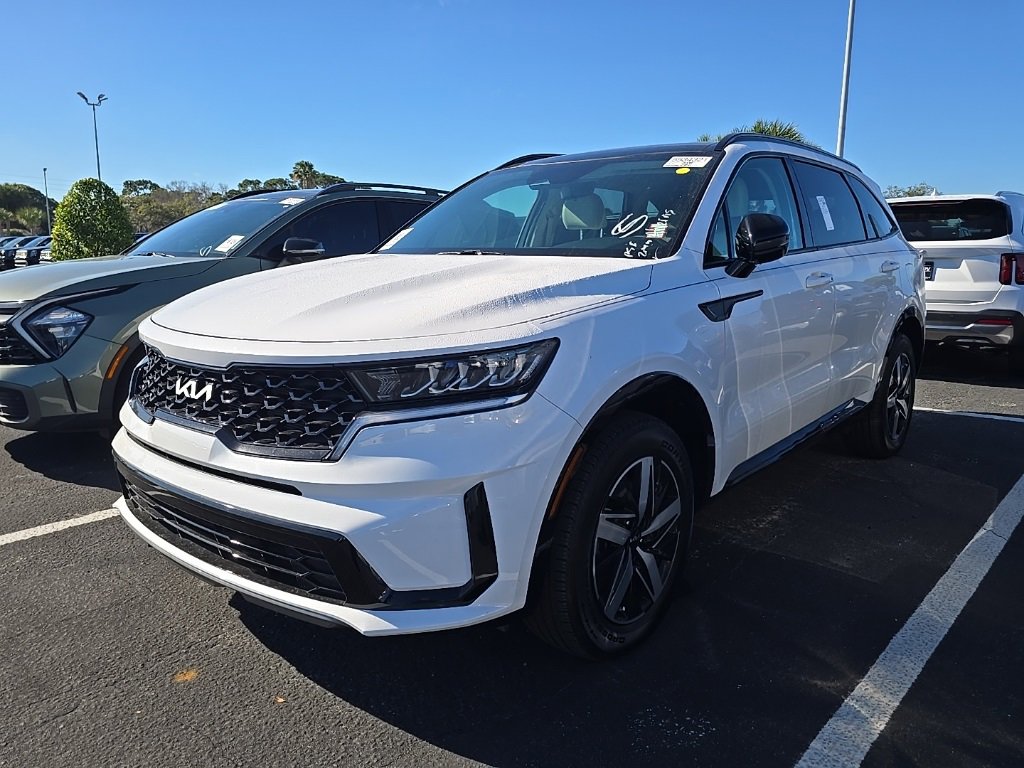 Certified 2023 Kia Sorento S w/ Panoramic Sunroof Package image 4