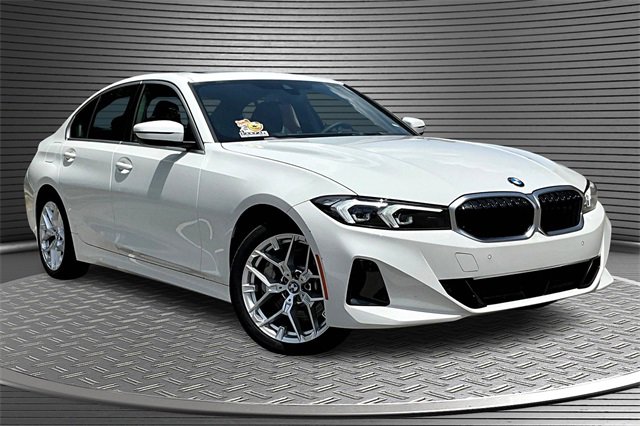 Used 2025 BMW 330i Sedan image 3