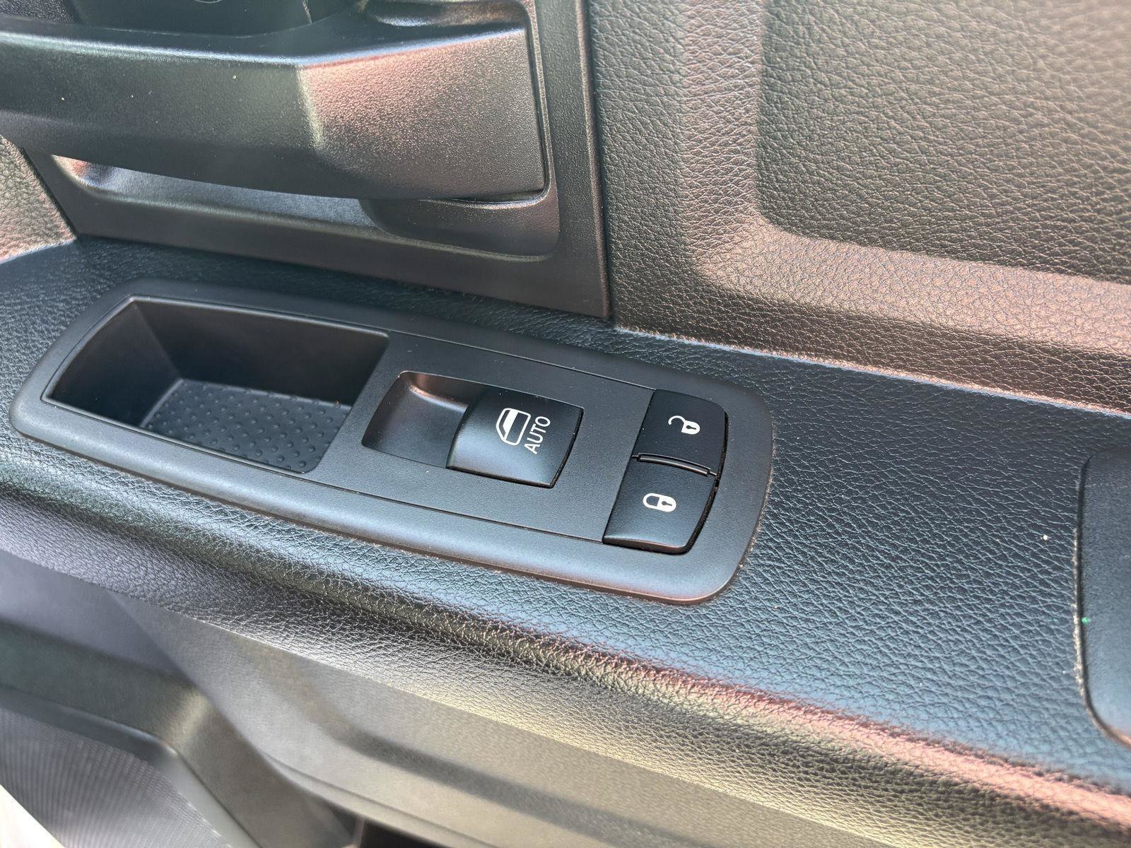 Used 2018 RAM 1500 Express w/ Express Value Package AWD/4WD image 22