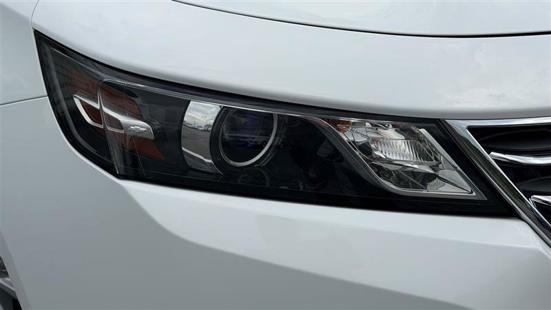Used 2018 Chevrolet Impala LT w/ LT Leather Package FWD image 11