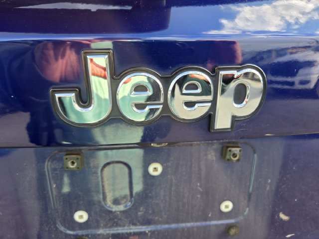 Used 2016 Jeep Renegade Latitude w/ Cold Weather Group AWD/4WD image 24