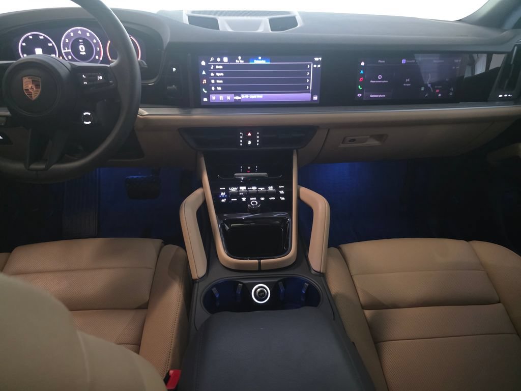 Certified 2026 Porsche Cayenne AWD/4WD image 6