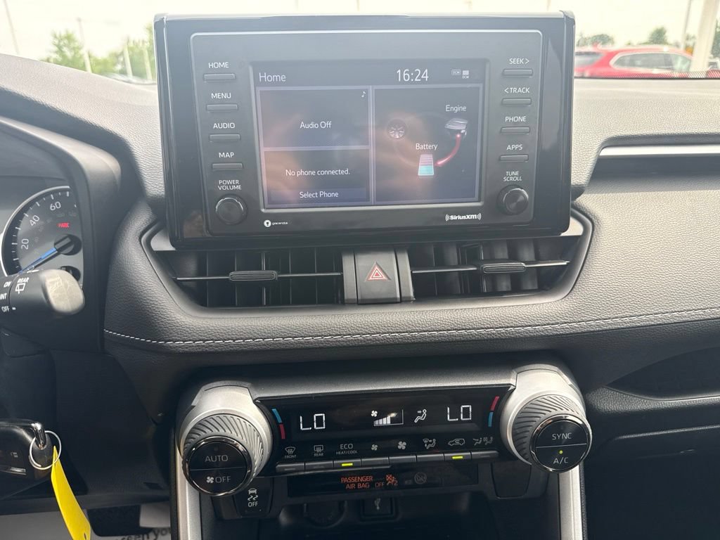 Certified 2022 Toyota RAV4 LE AWD/4WD image 13