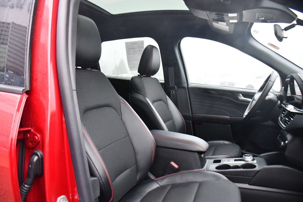 Used 2025 Ford Escape ST-Line w/ Tech Pack #1 AWD/4WD image 16