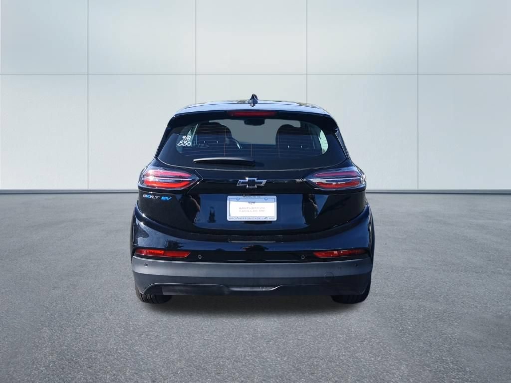 Used 2022 Chevrolet Bolt LT w/ Driver Confidence Package FWD image 4