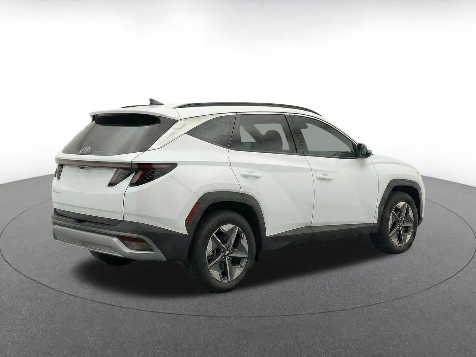 Used 2025 Hyundai Tucson SEL FWD image 8