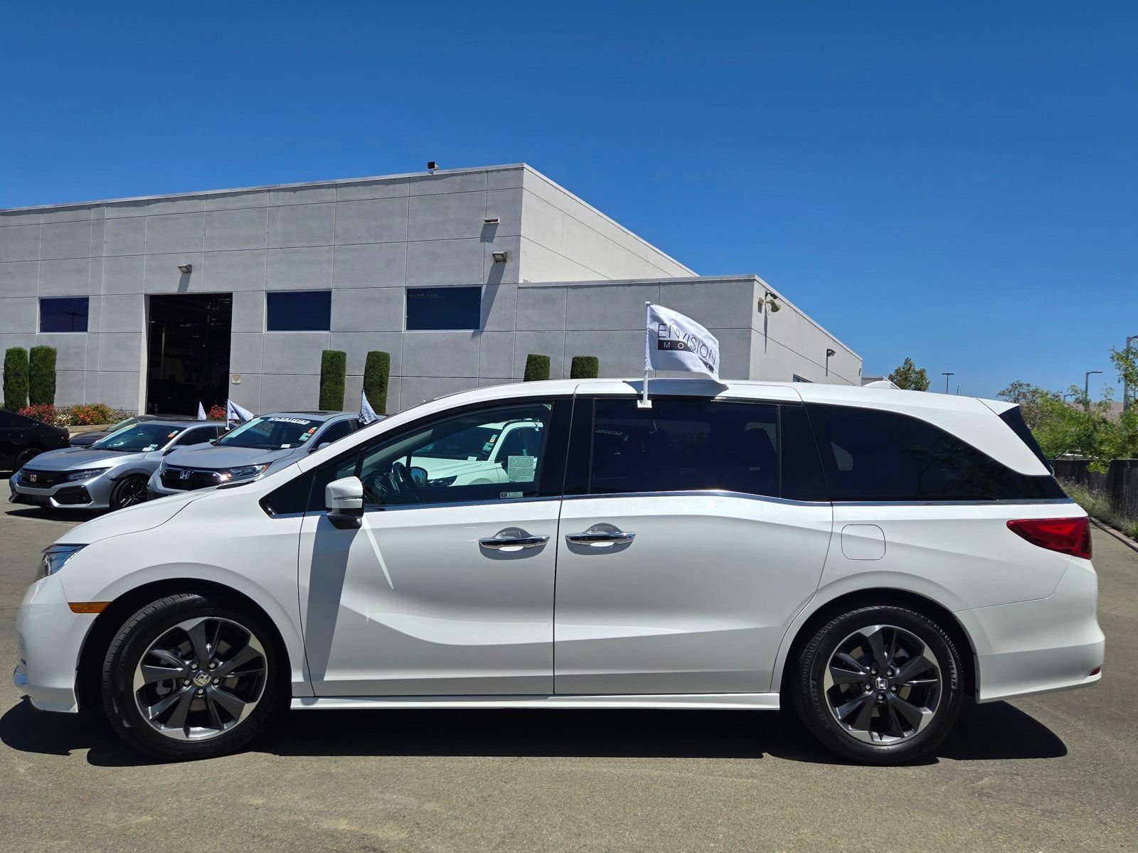 Used 2023 Honda Odyssey Elite image 4