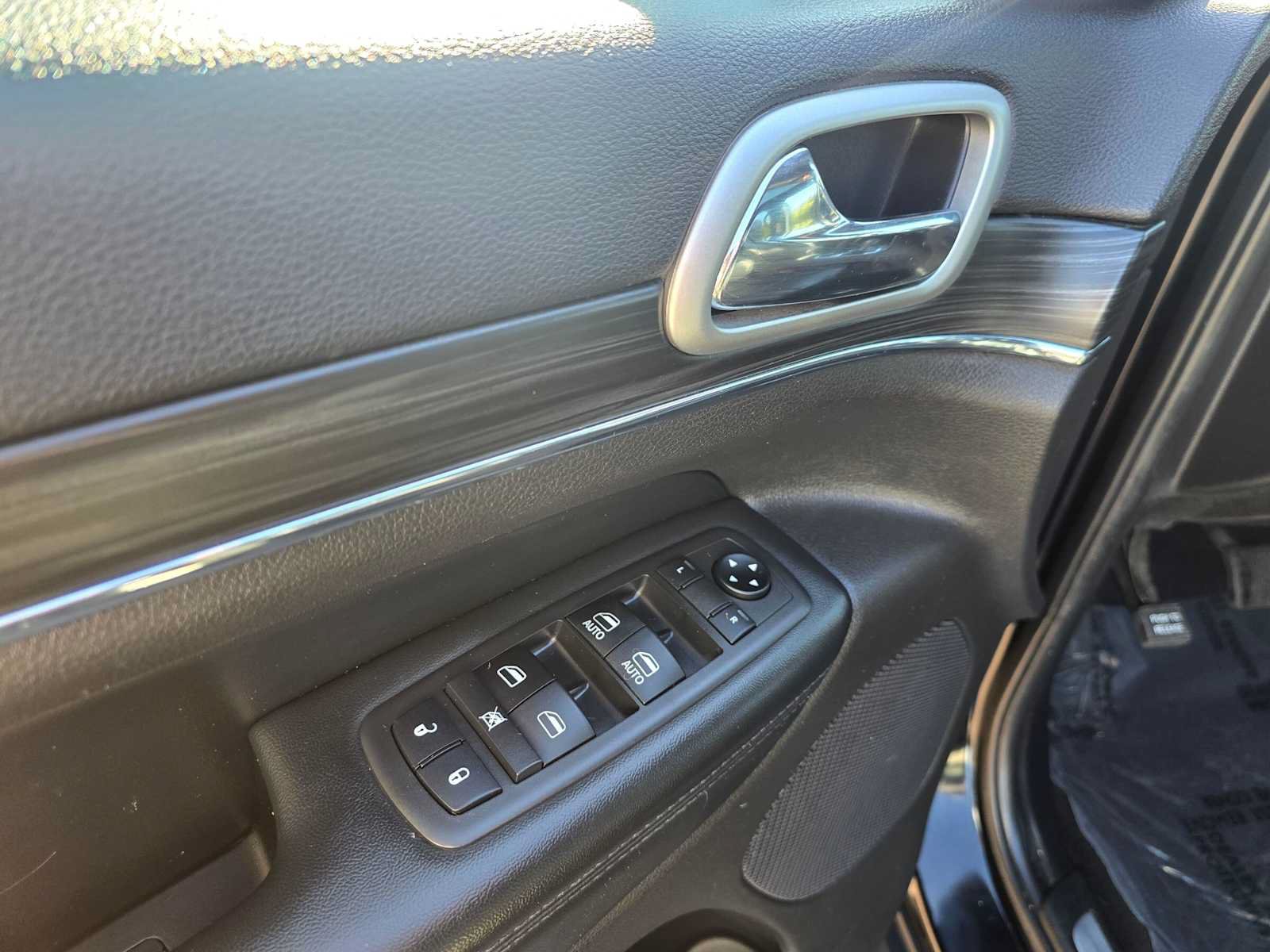 Used 2019 Jeep Grand Cherokee Limited w/ Luxury Group II AWD/4WD image 21