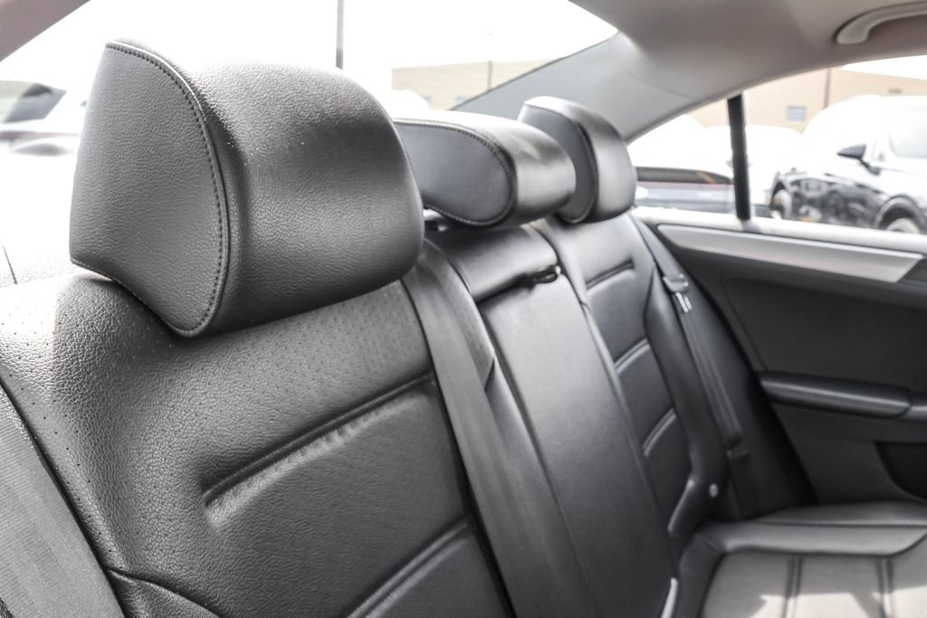 Used 2017 Volkswagen Jetta SE image 34