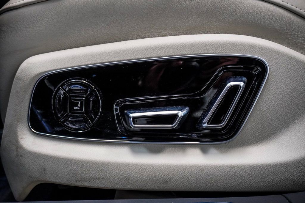 Used 2022 Audi A8 L 3.0T w/ Luxury Package image 19