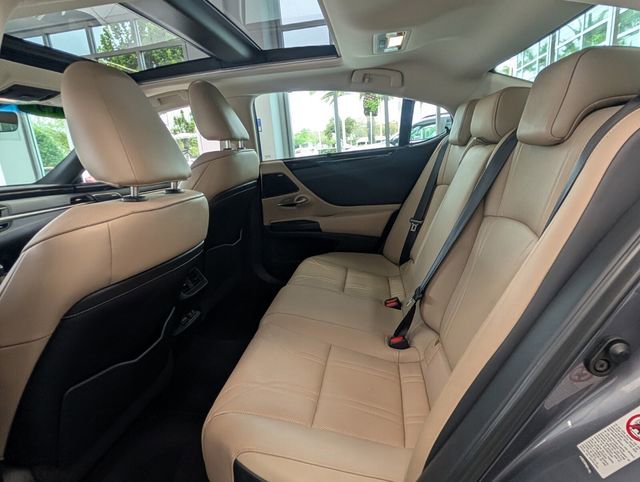 Used 2019 Lexus ES 350 Ultra Luxury w/ Accessory Package 2 image 7